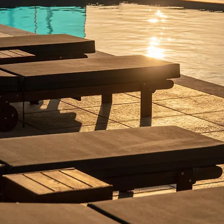 Апарт-отель Nilea Island Living