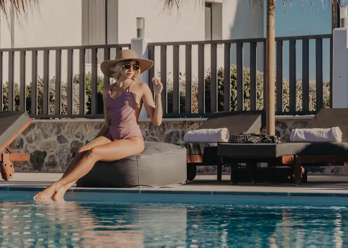 Nilea Island Living מלון דירות 4*