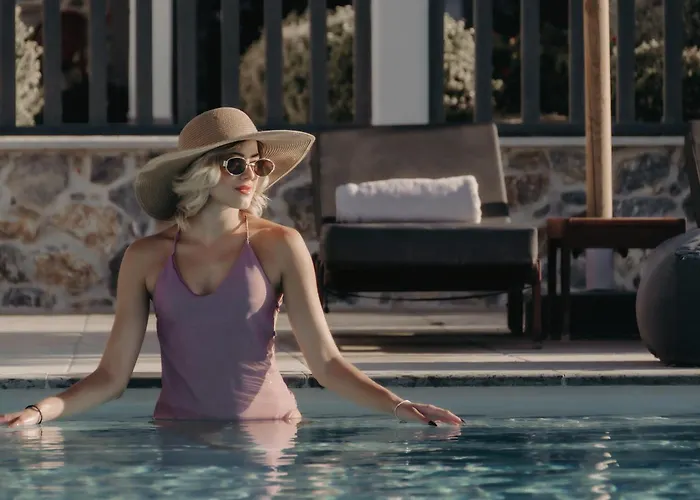 Nilea Island Living מלון דירות 4*